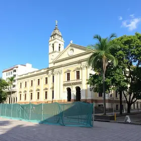 Prefeitura de Itararé inicia reforma da Praça Maria Benedita Rodrigues no bairro do Cruzeiro reforma da Praça Maria Benedita Rodrigues